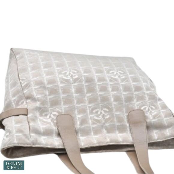 Chanel  Travel Line Beige Nylon/Leather Tote Bag Shoulder Bag/Purse/Carry On - Picture 7 of 16